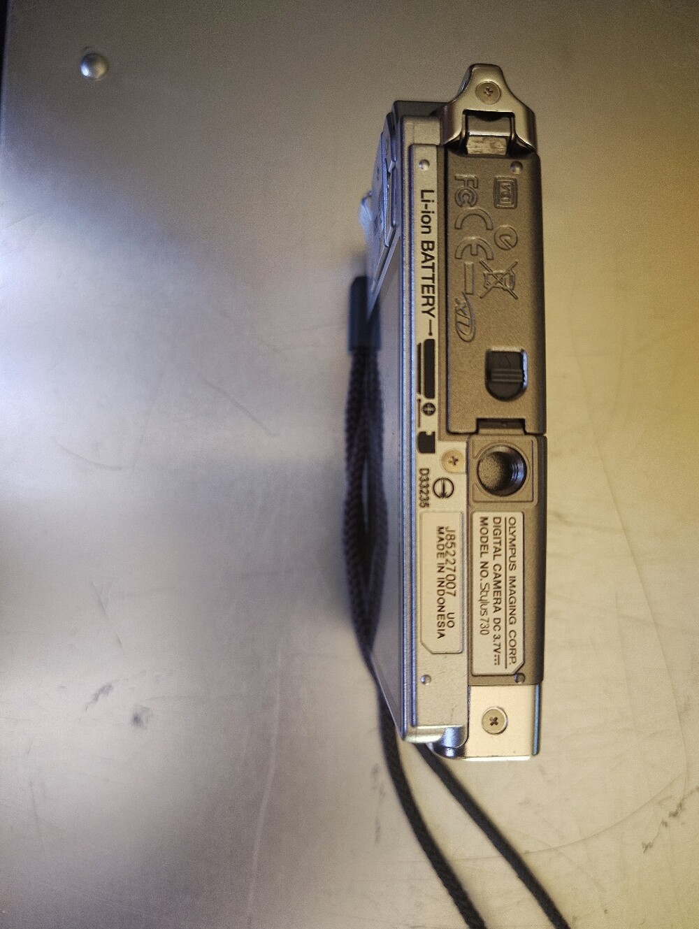 Olympus Stylus 730 Compact Digital Camera - Silver - Picture 6 of 7